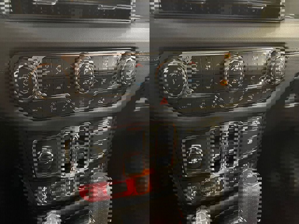 New 2025 Jeep Gladiator Mojave image 19