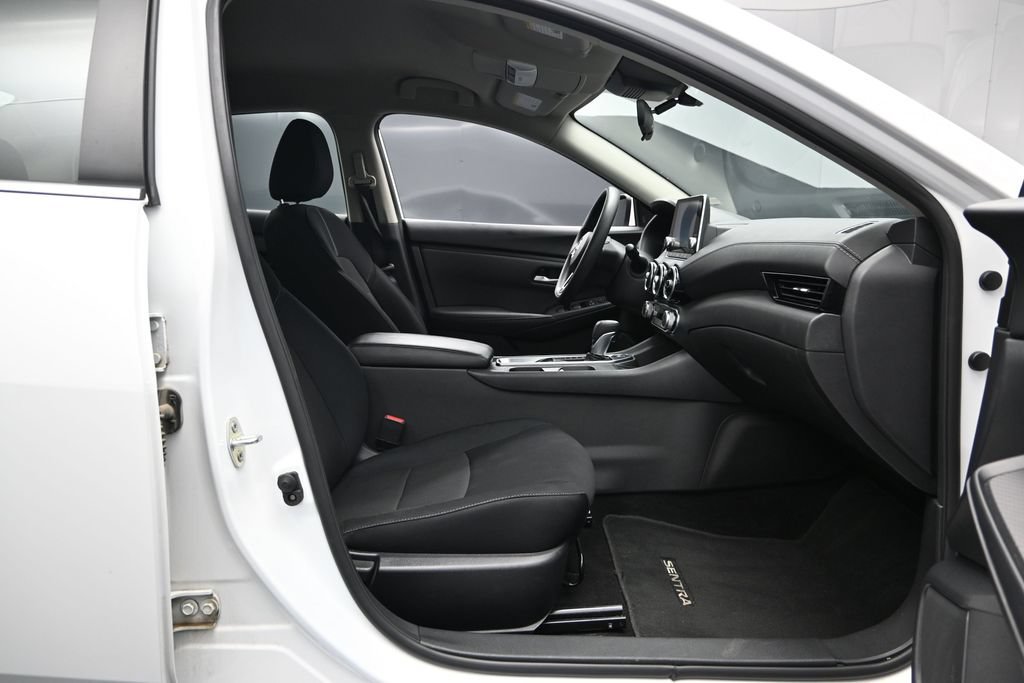 Used 2024 Nissan Sentra SV FWD image 21