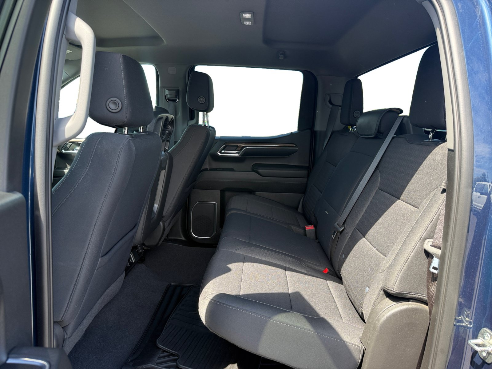 Used 2023 Chevrolet Silverado 1500 LT AWD/4WD image 16