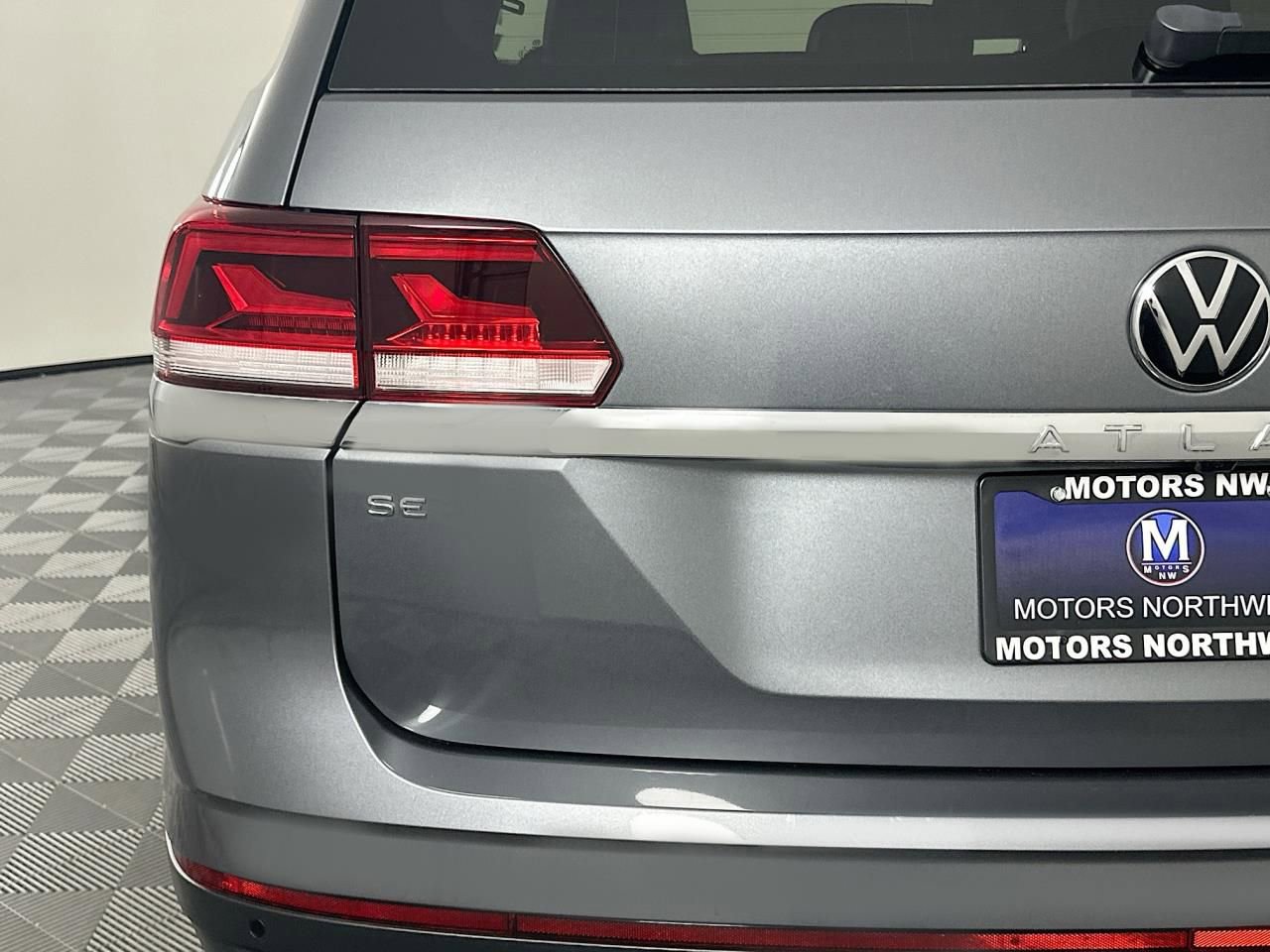 Used 2022 Volkswagen Atlas SE w/ Black Wheel Package image 10