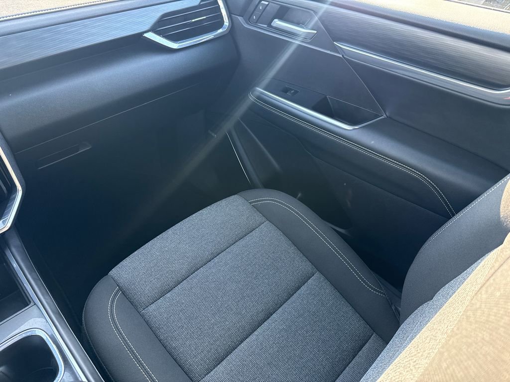 Used 2025 GMC Acadia Elevation image 15