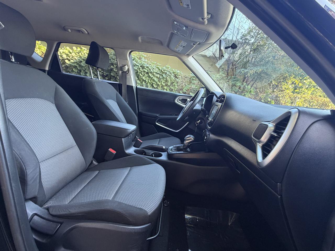 Used 2021 Kia Soul LX FWD image 18