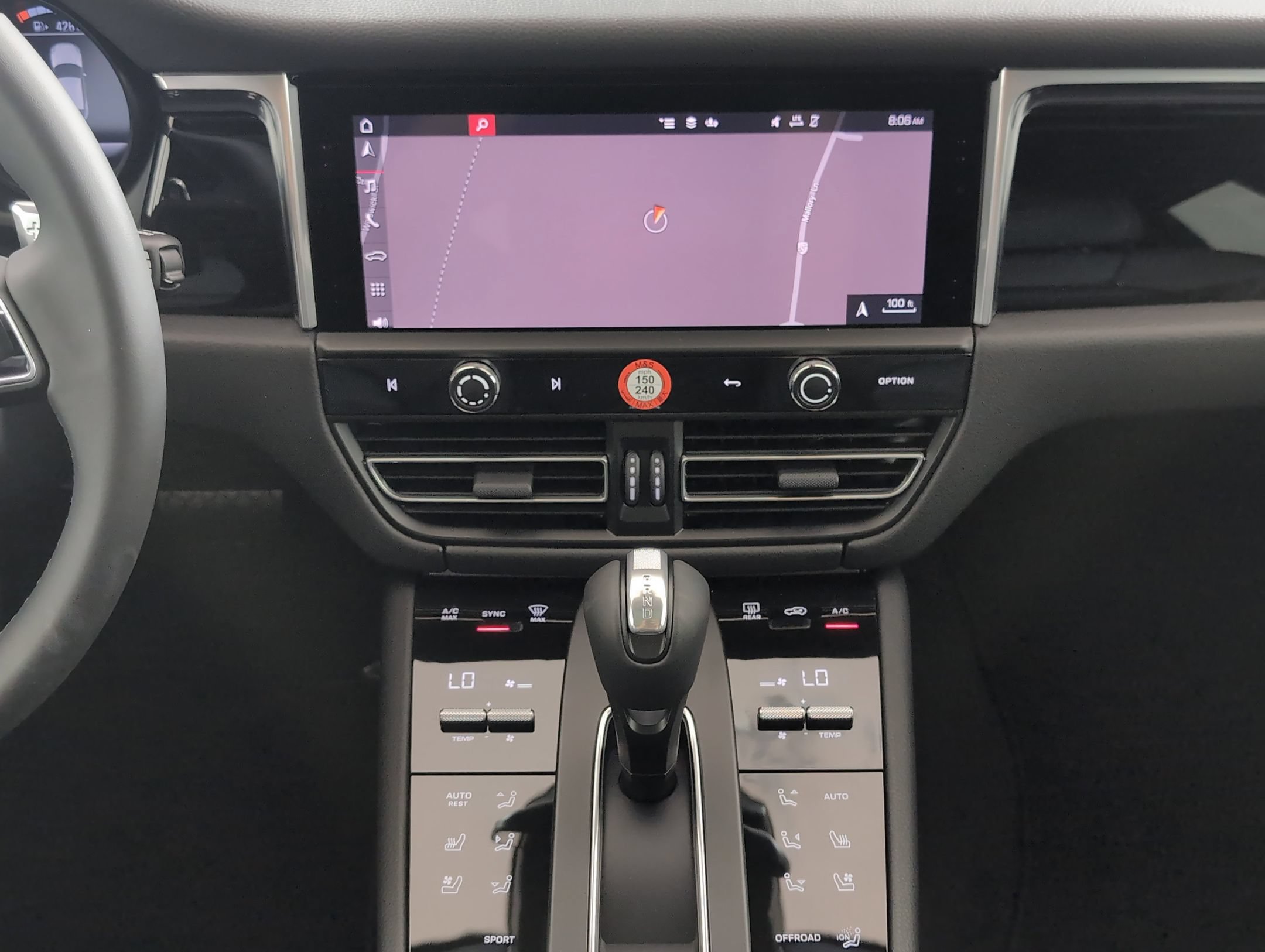 Certified 2025 Porsche Macan AWD/4WD image 25