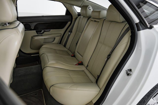Used 2012 Jaguar XJ L image 38