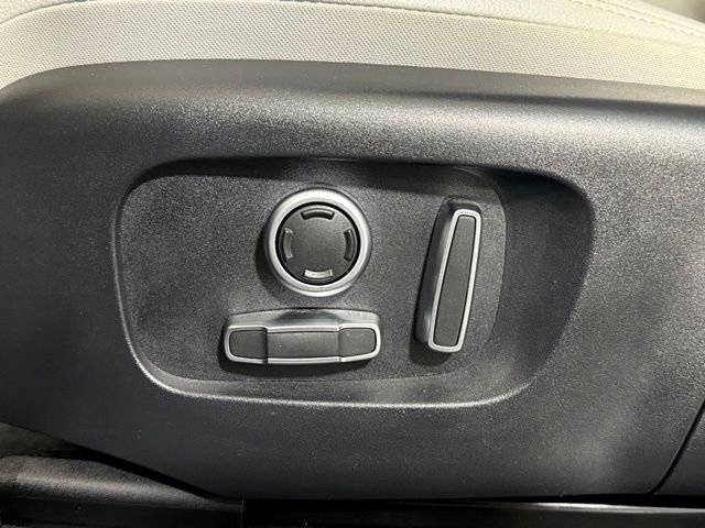 Used 2023 Land Rover Range Rover Evoque SE image 29