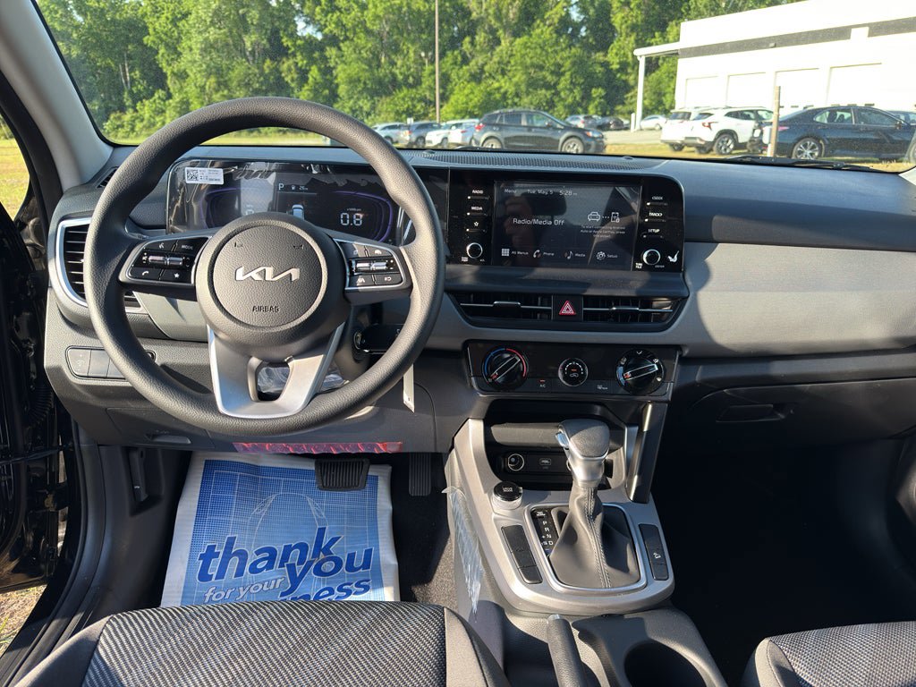 New 2026 Kia Seltos LX FWD image 19