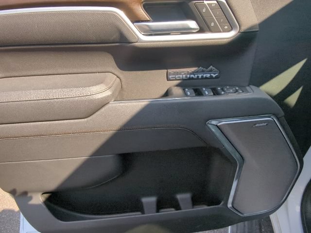 Used 2026 Chevrolet Silverado 1500 High Country AWD/4WD image 13
