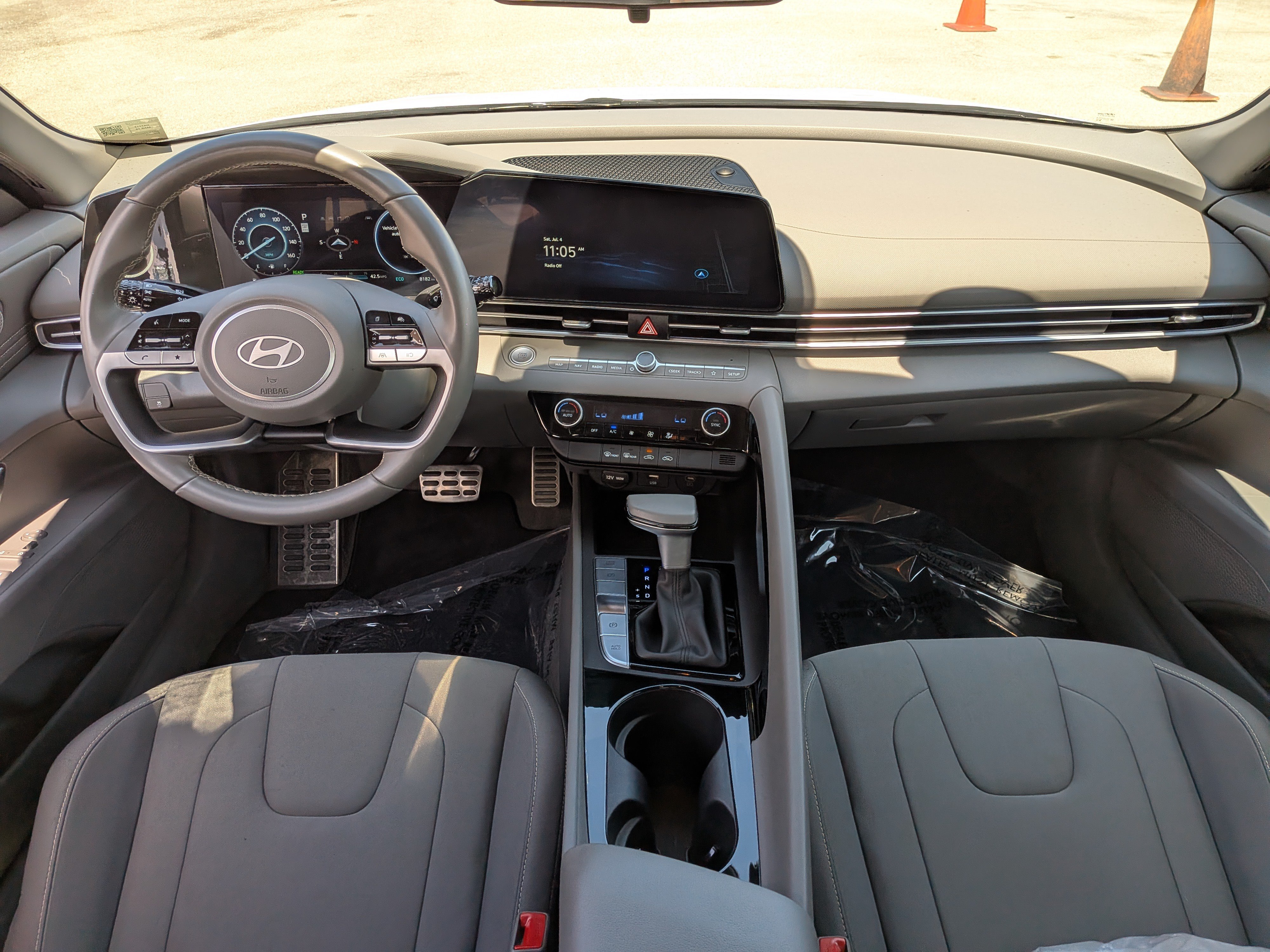 Used 2025 Hyundai Elantra SEL FWD image 15