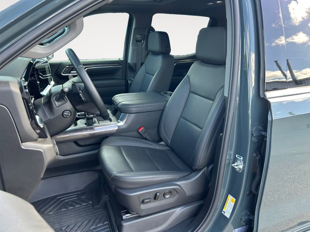 Used 2025 Chevrolet Silverado 1500 LTZ w/ LTZ Premium Package AWD/4WD image 15