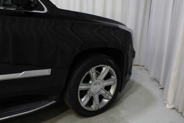 Used 2020 Cadillac Escalade ESV Luxury RWD image 29