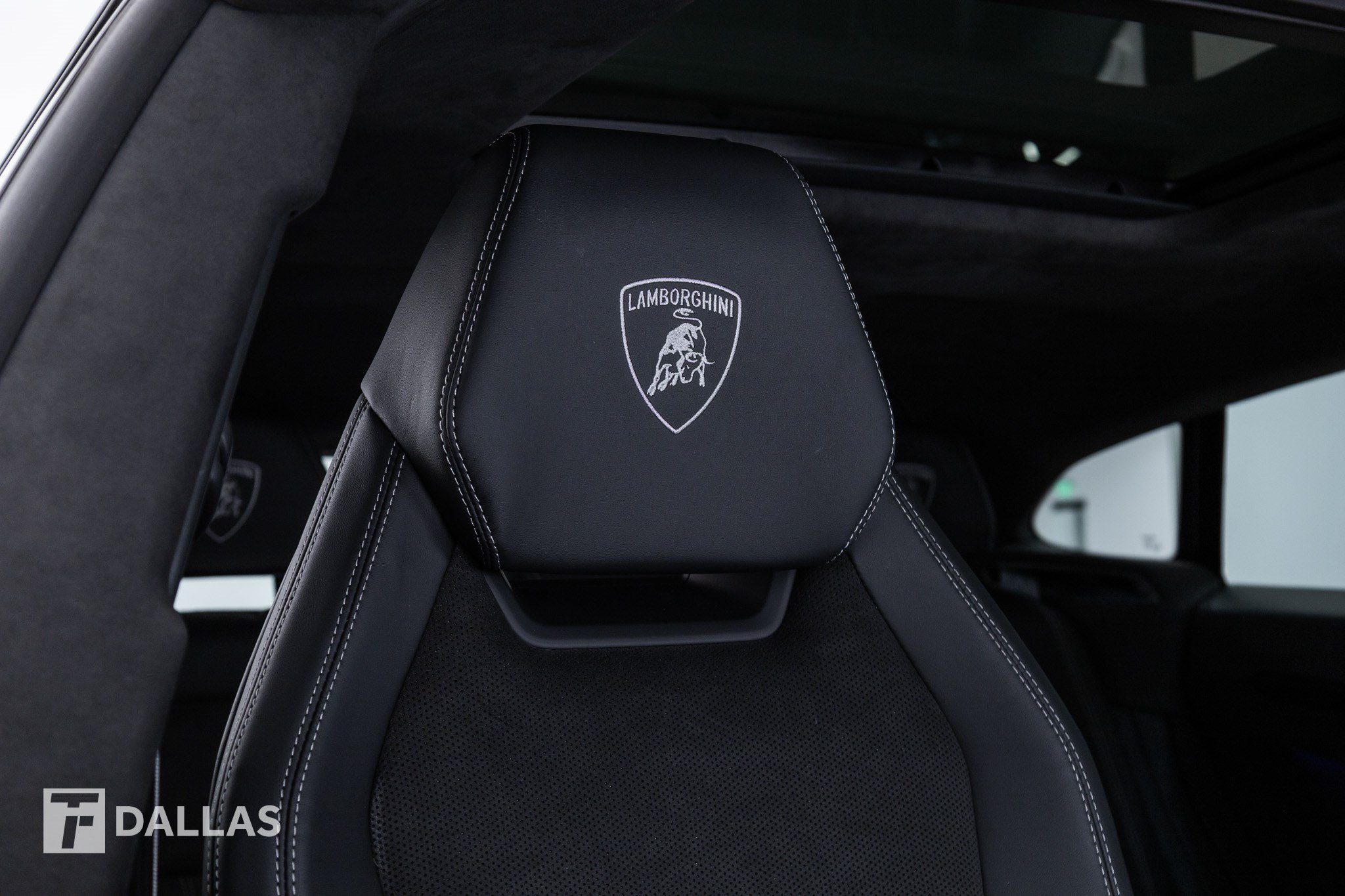 Used 2026 Lamborghini Urus SE AWD/4WD image 50