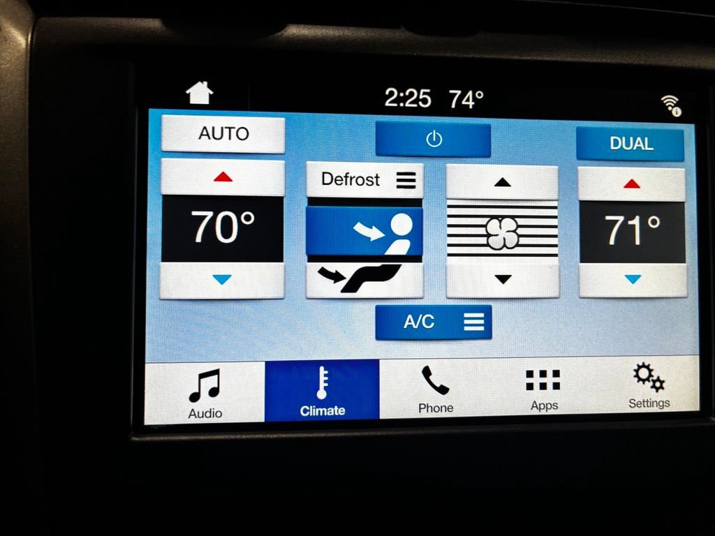 Used 2018 Ford Fusion SE w/ Fusion SE Technology Package FWD image 28