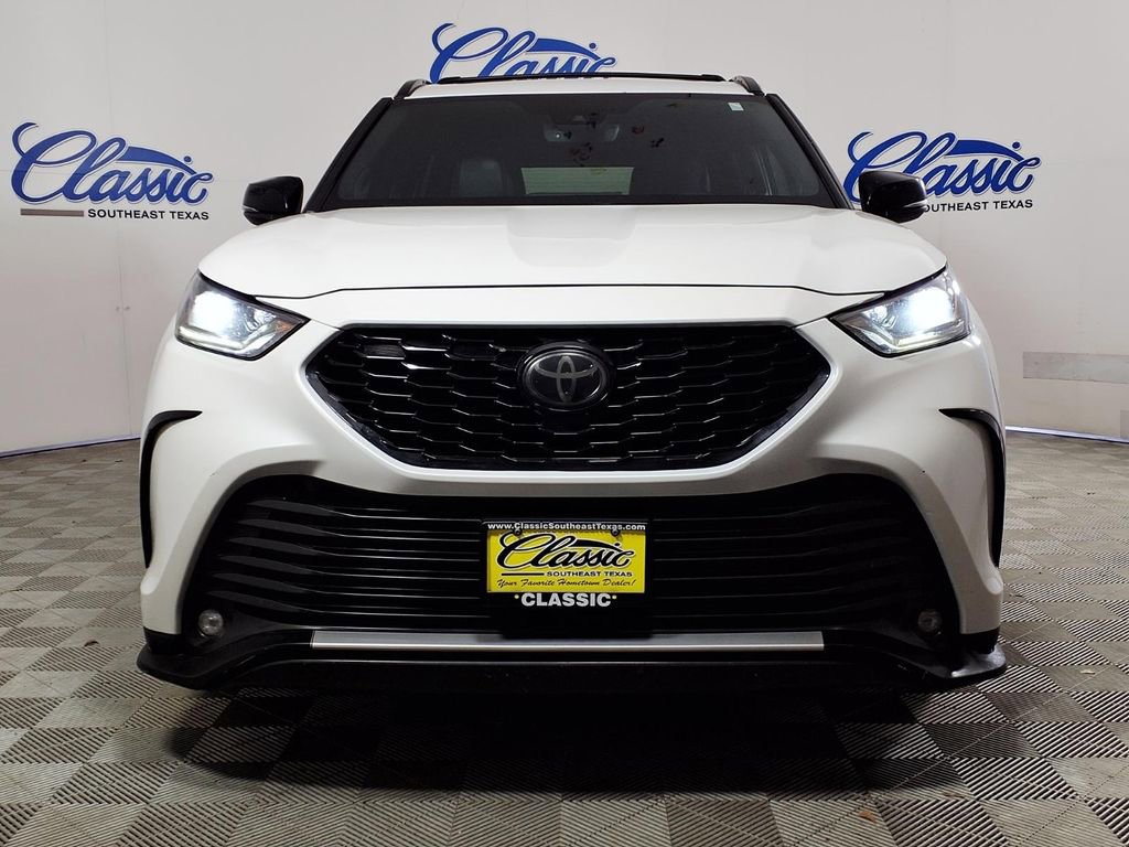 Used 2021 Toyota Highlander XSE image 3