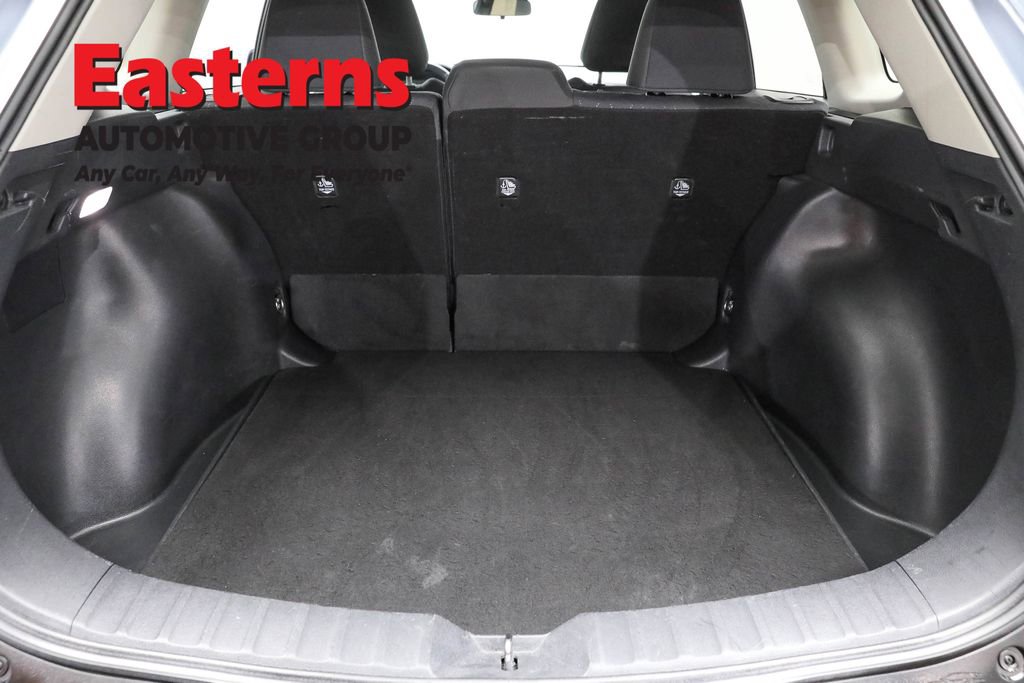 Used 2024 Toyota Corolla Cross LE image 9