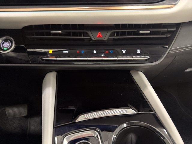 Used 2025 Buick Envision Avenir AWD/4WD image 19