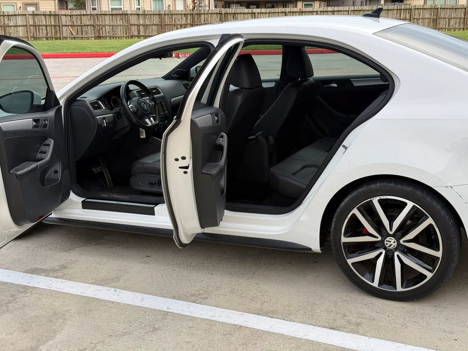 Used 2013 Volkswagen Jetta GLI Autobahn FWD image 9