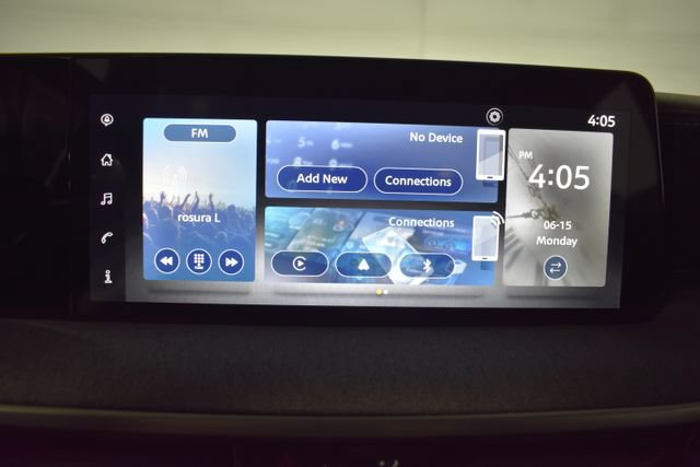 Certified 2025 Nissan Kicks SV AWD/4WD image 18
