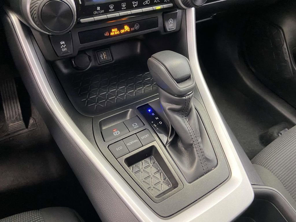 Certified 2025 Toyota RAV4 LE FWD image 22