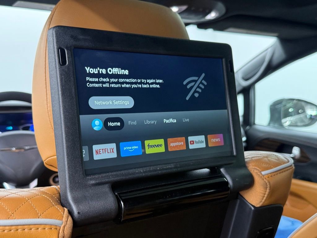 Used 2022 Chrysler Pacifica Pinnacle FWD image 41