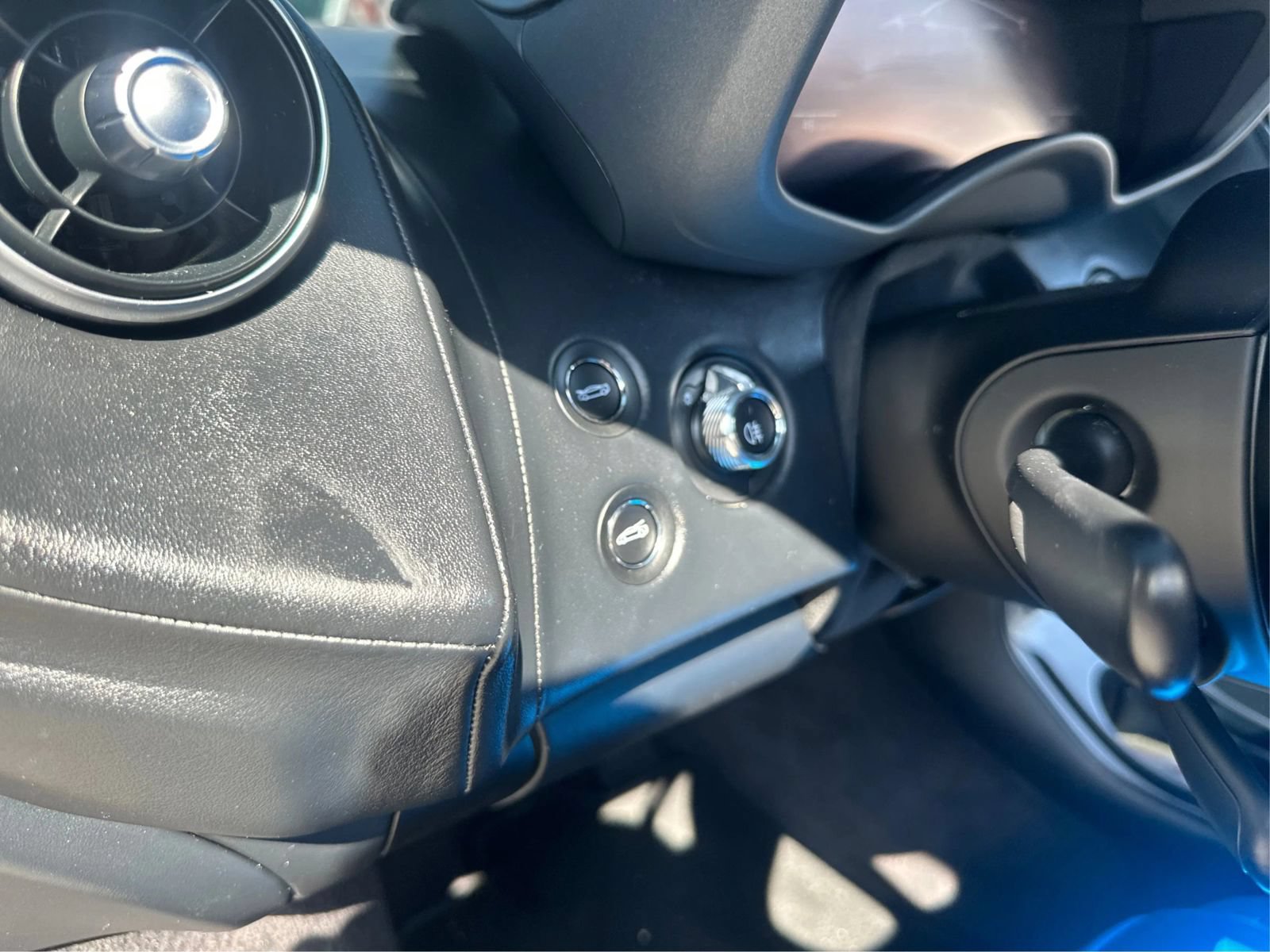 Used 2023 McLaren GT RWD image 17