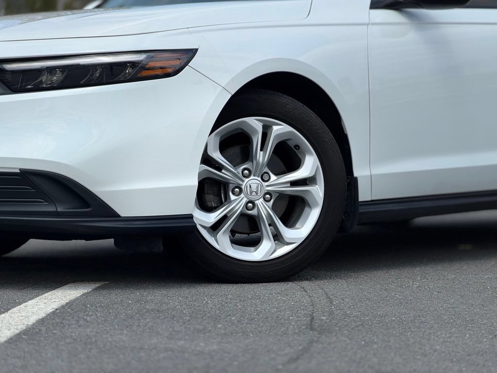 Used 2023 Honda Accord LX image 2