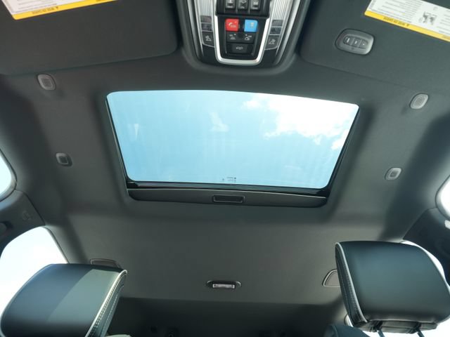 New 2026 RAM 3500 Laramie AWD/4WD image 10