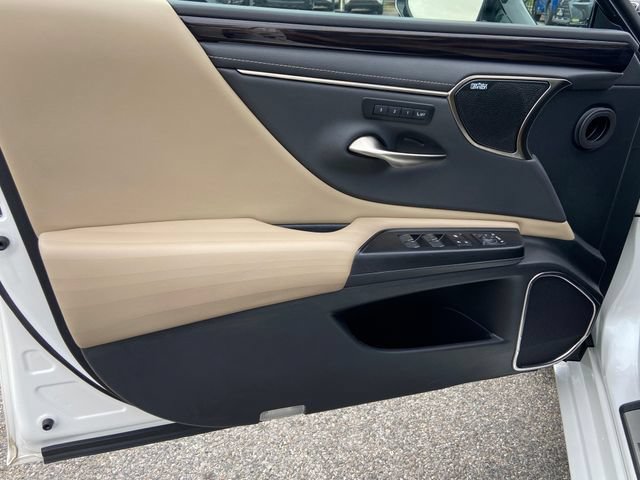Certified 2021 Lexus ES 350 Ultra Luxury w/ Accessory Package 2 FWD image 23