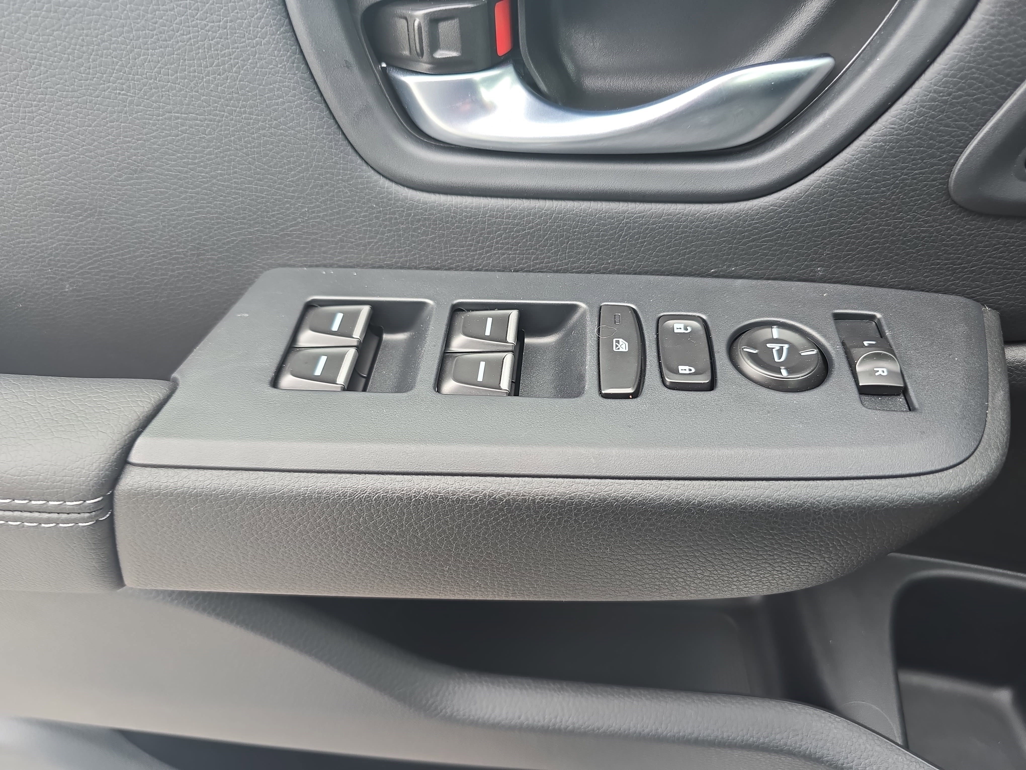 Used 2025 Honda Pilot EX-L image 29