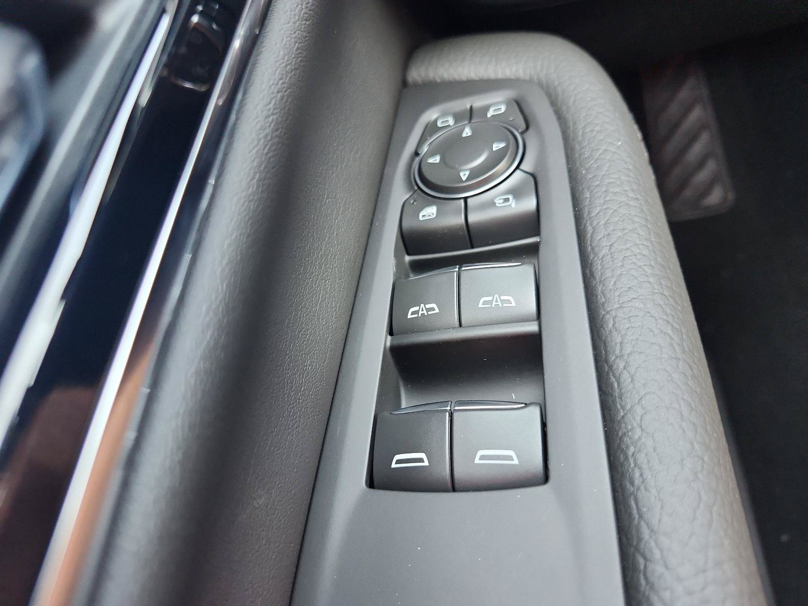 New 2026 GMC Yukon Denali w/ Sun & Power Step Package AWD/4WD image 17