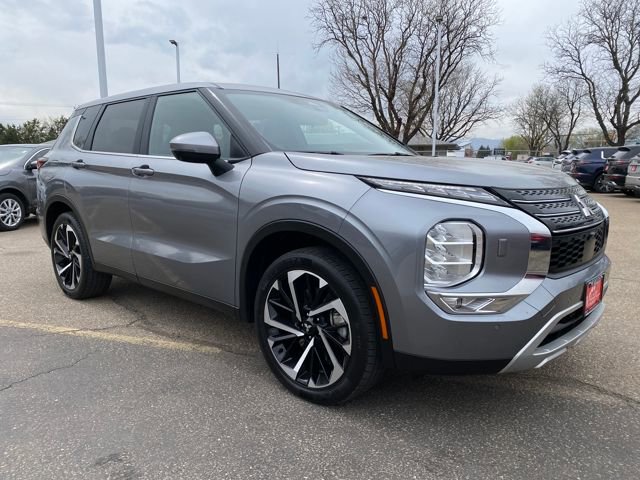 Used 2024 Mitsubishi Outlander SE image 7