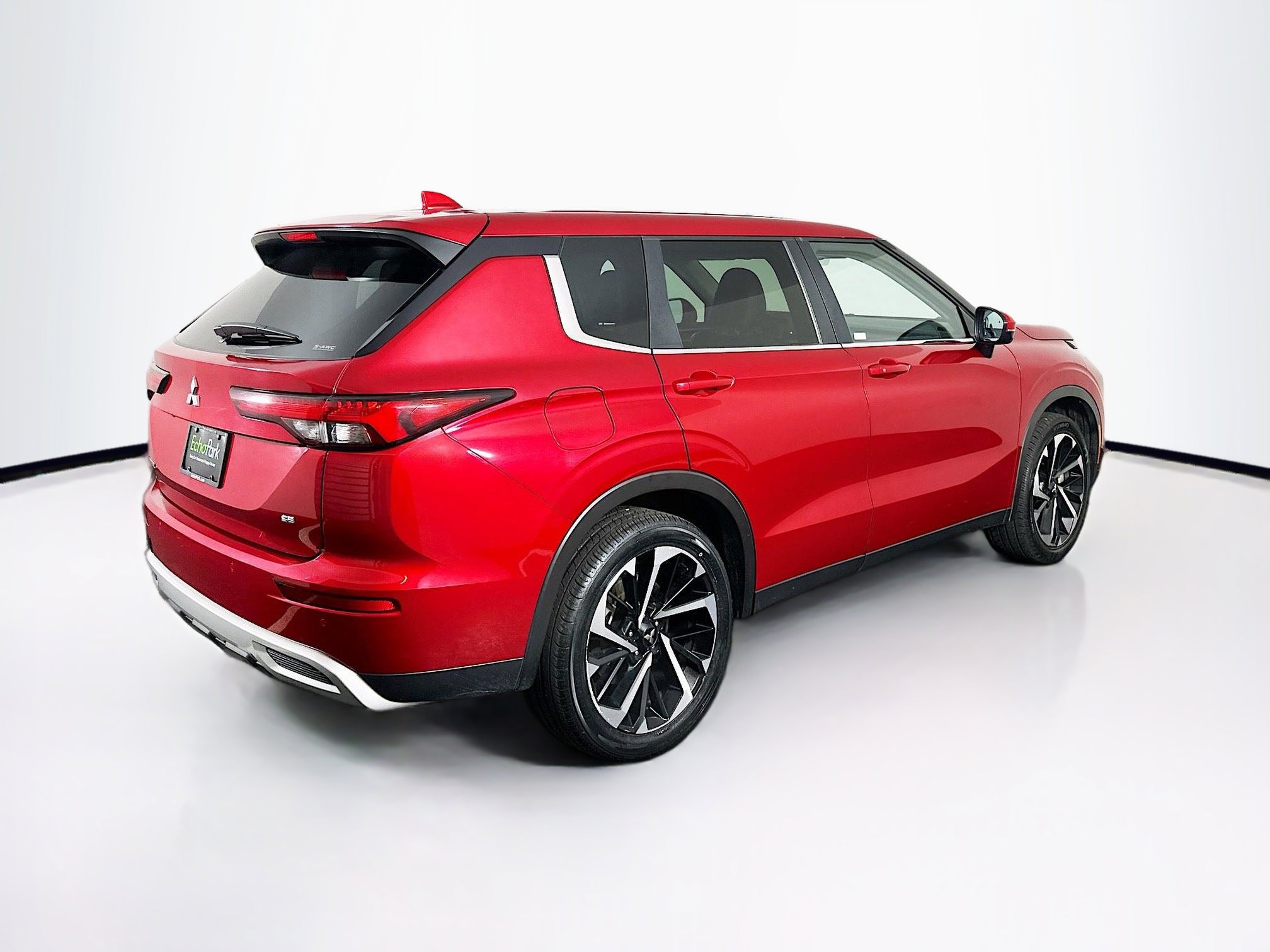 Used 2024 Mitsubishi Outlander SE image 9