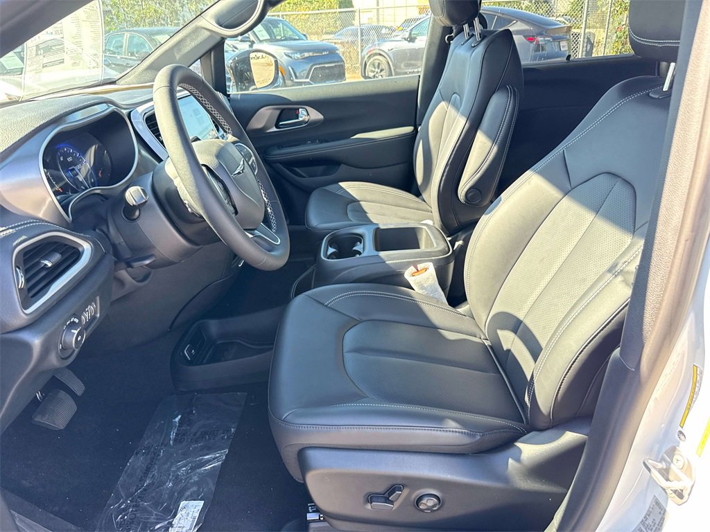 New 2026 Chrysler Pacifica Select image 20
