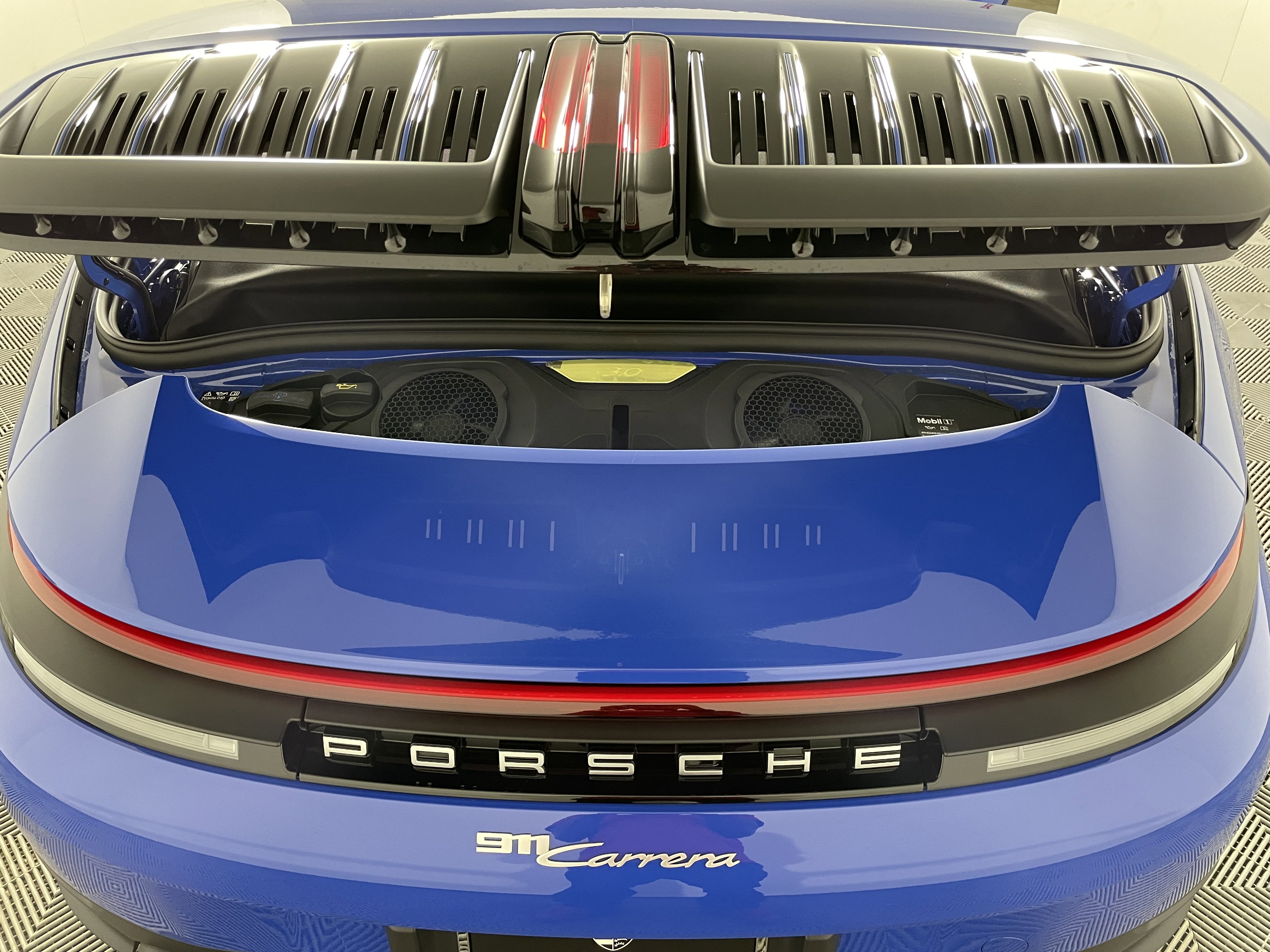 Used 2025 Porsche 911 Carrera image 21
