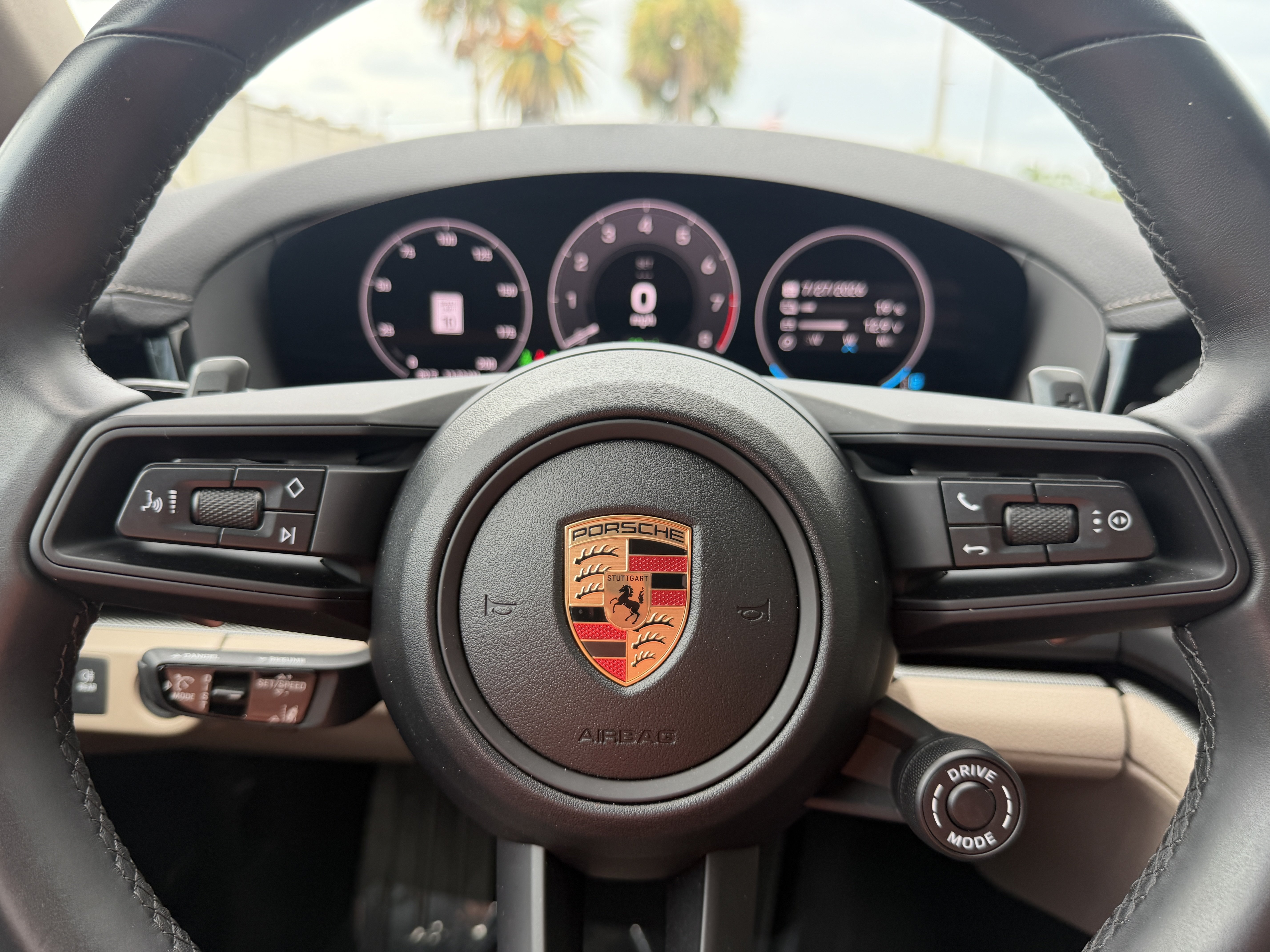Certified 2025 Porsche Panamera 4 E-Hybrid AWD/4WD image 32