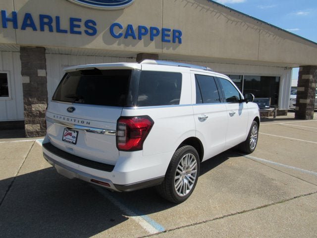 Used 2023 Ford Expedition Limited AWD/4WD image 5