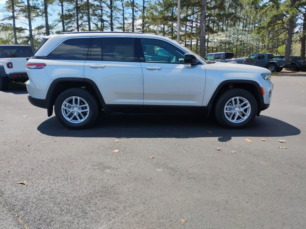 New 2026 Jeep Grand Cherokee Laredo X image 4