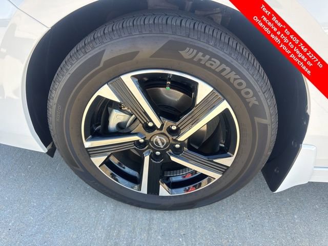 Certified 2025 Nissan Sentra SV image 9