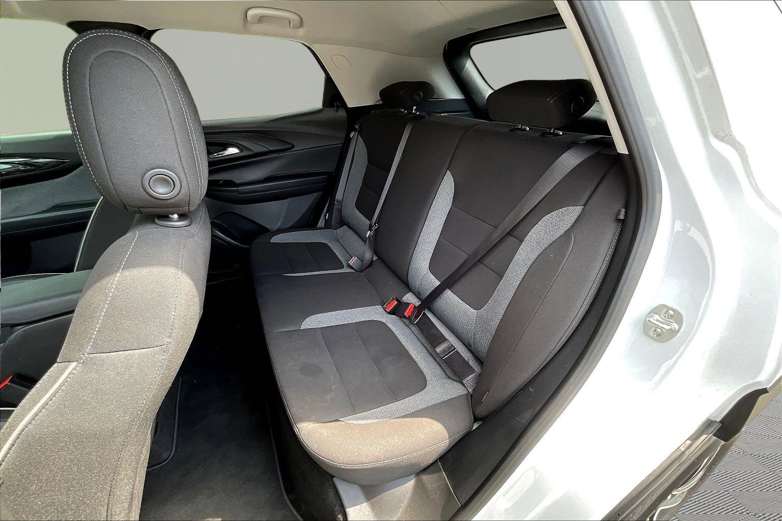 Used 2025 Chevrolet TrailBlazer LT FWD image 22