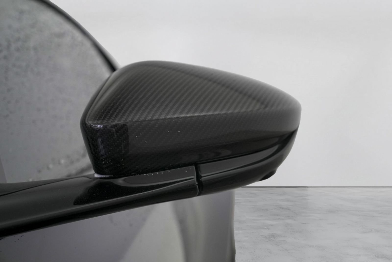 Used 2023 Aston Martin DBS Coupe RWD image 7
