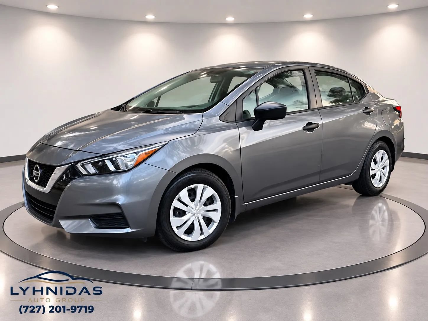 Used 2022 Nissan Versa S FWD image 3