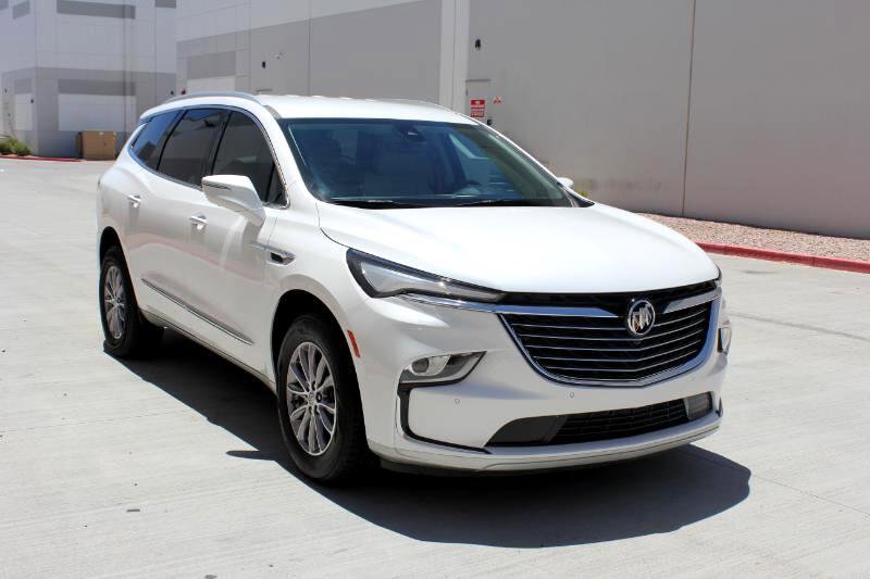 Used 2023 Buick Enclave Essence w/ Sound and Sites Package image 3