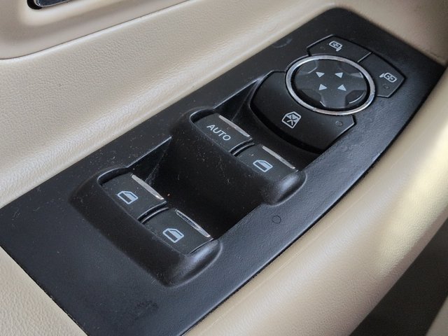 Used 2018 Ford Taurus SE FWD image 20