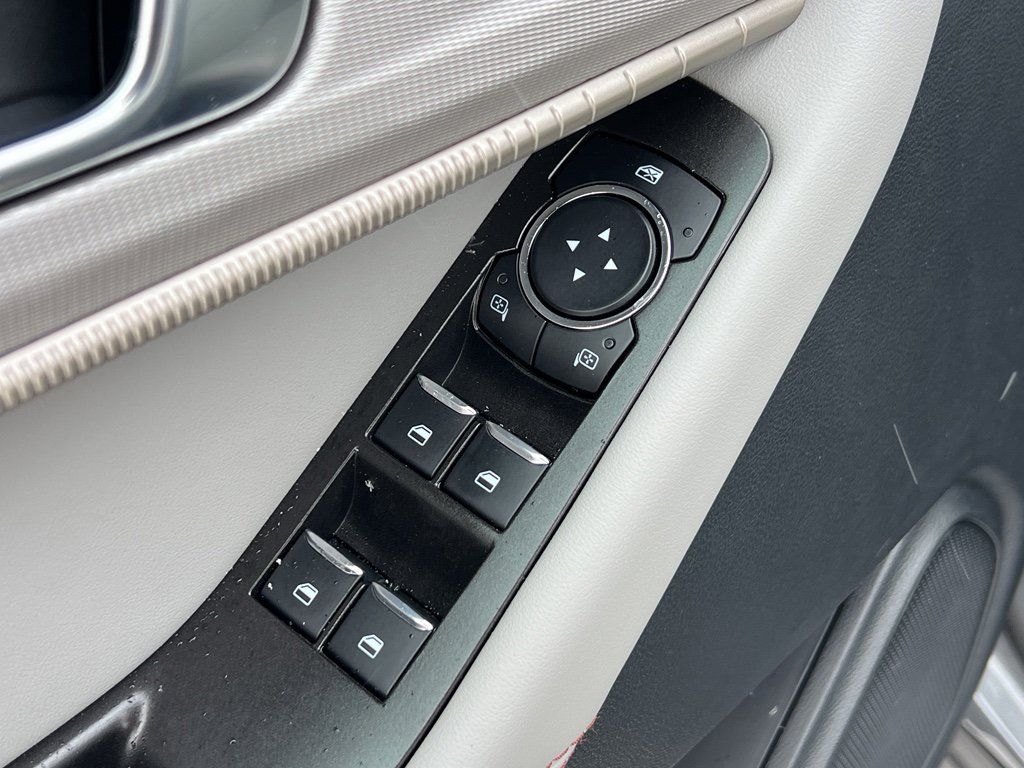 Certified 2025 Ford Explorer Active w/ Active Comfort Package image 13