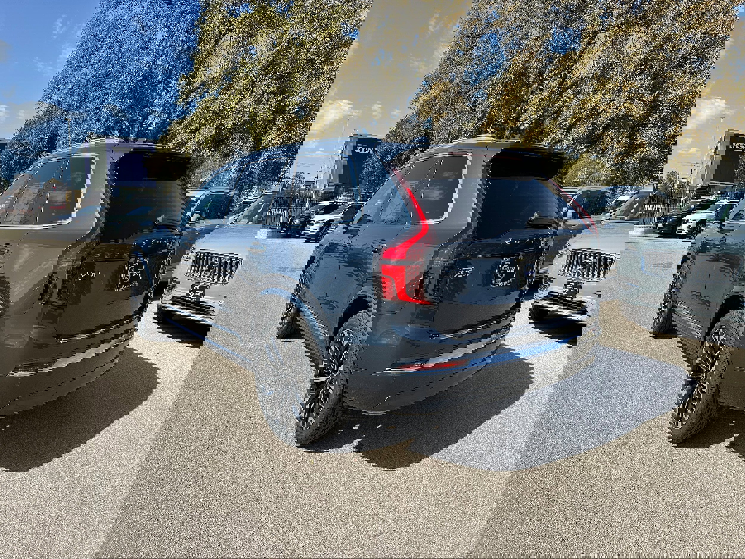 New 2025 Volvo XC90 T8 Plus w/ Protection Package Premier image 4