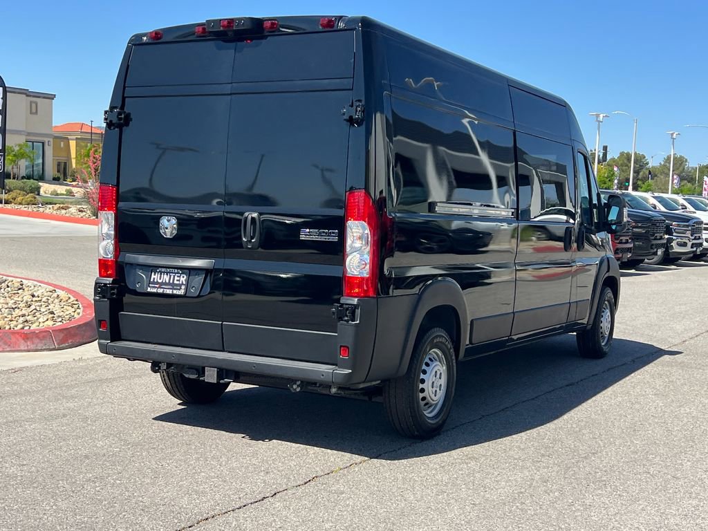 New 2026 RAM ProMaster 2500 w/ Crew Van Package FWD image 7