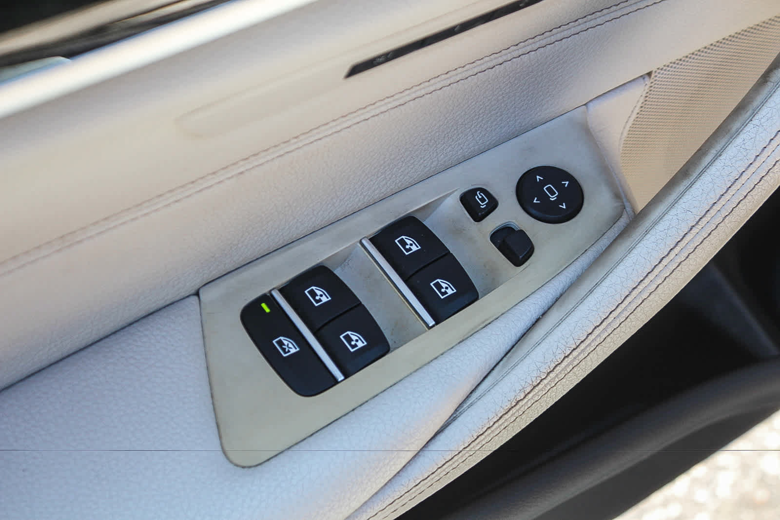 Used 2020 BMW 530e xDrive AWD/4WD image 19