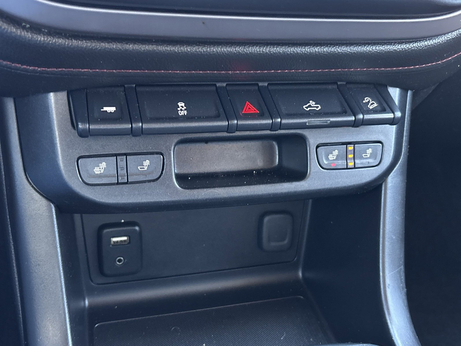 Used 2017 GMC Canyon SLE w/ All Terrain X Package image 7