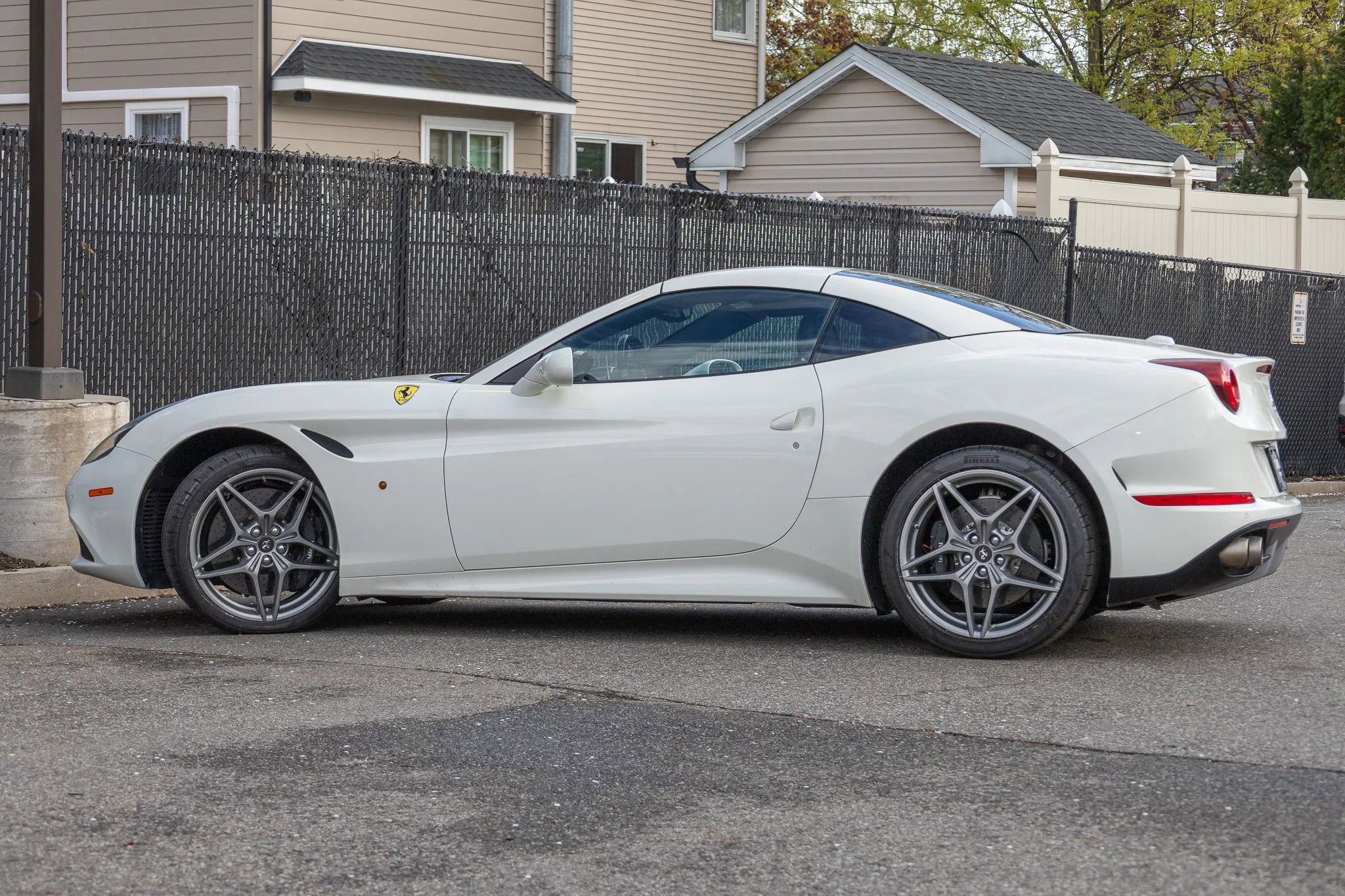 Used 2016 Ferrari California T RWD image 47