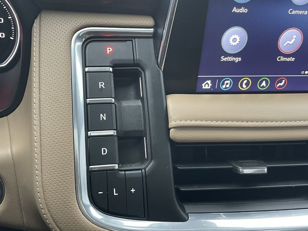 Certified 2021 Chevrolet Suburban Premier w/ Premium Package image 45