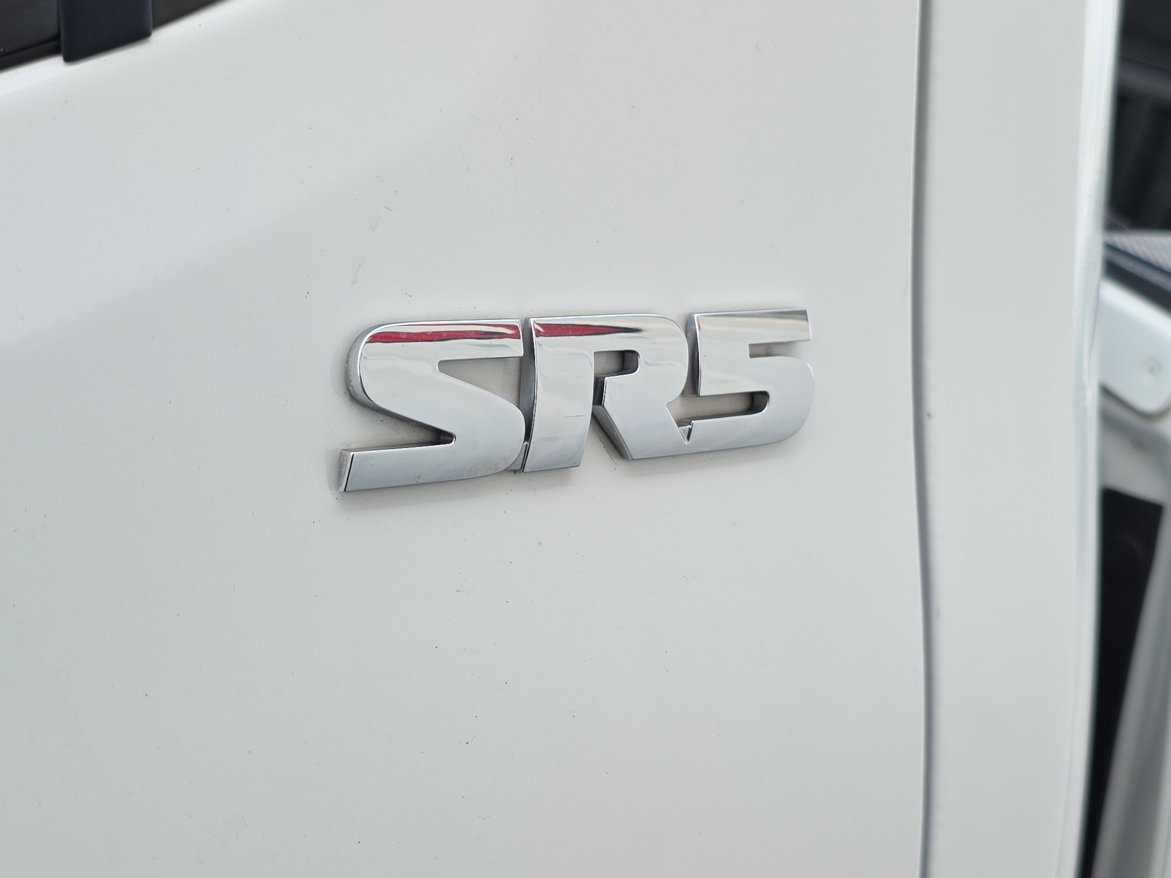 Used 2017 Toyota Tacoma SR5 w/ Tow Package image 4